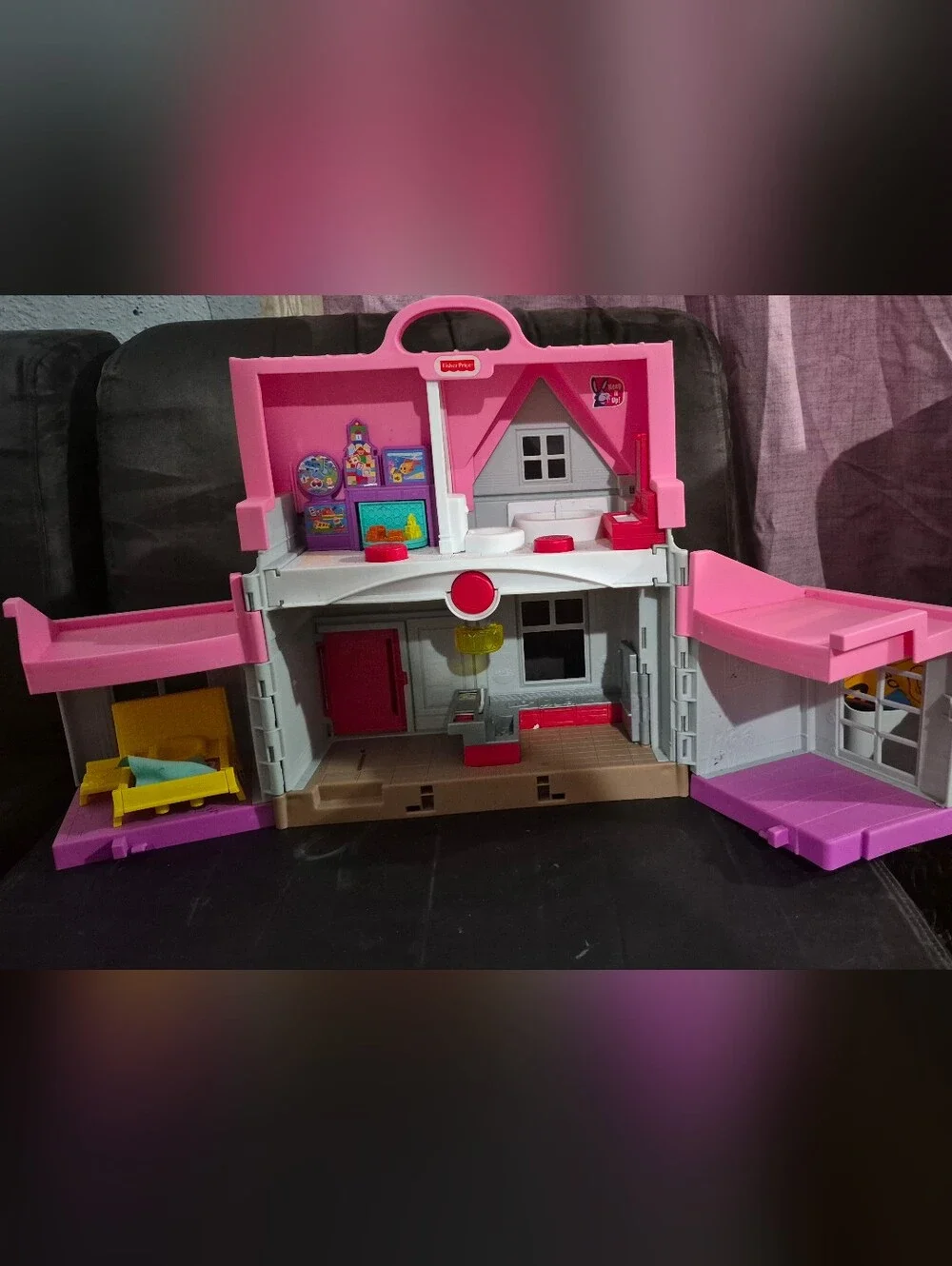 Fisher-Price Little People Big Helpers Pink Dollhouse